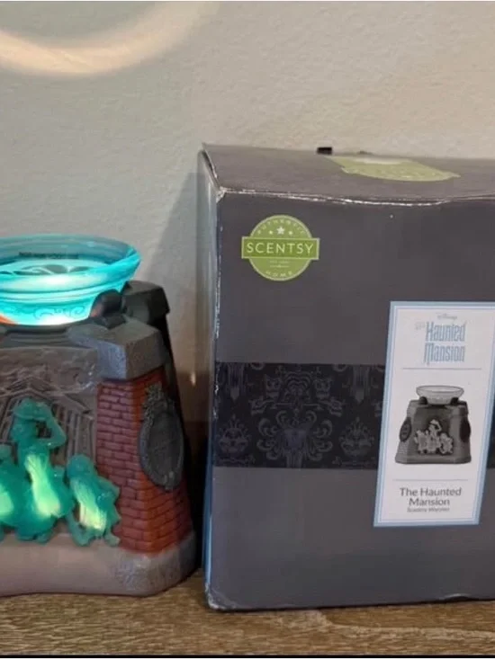 Disney Haunted Mansion Wax Warmer in Teal and Gray