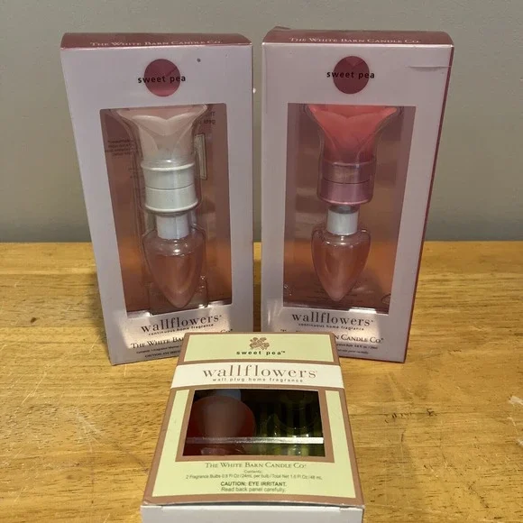 The White‎ Barn Candle Co sweet Pea Wallflowers Plug In set of 2 and Refill