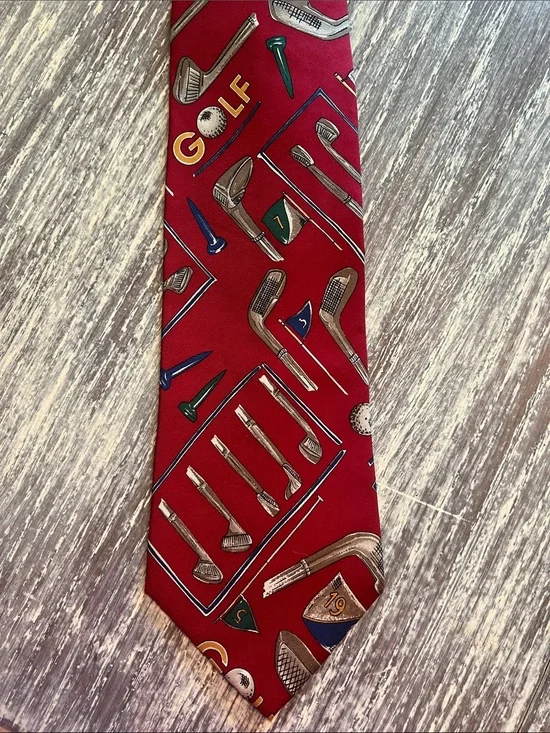 Chaps Ralph Lauren  Red Golf Club Print Men's Tie. New!! 100% silk