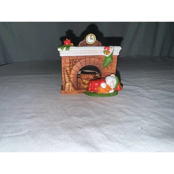 VTG Miniature Fireplace Christmas Teddy Bear Candle Holder Figurine Ceramic 3.5