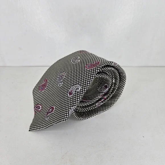 Christian Dior Beautiful All Silk Paisley Neck Tie Gray Purple Pink‎ Woven Italy