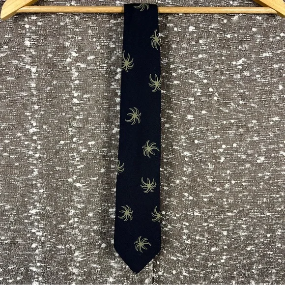 Vintage Giorgio Armani Made in Italy Silk Classic Cut‎ Standard Length Neck Tie