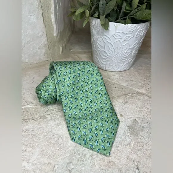 Vineyard Vines fish bait 100% silk tie