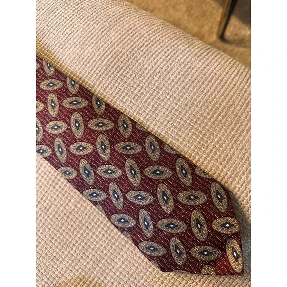 Fierté Mens Silk Tie Made in Italy Burgundy Tan‎ Oval Medallion Print