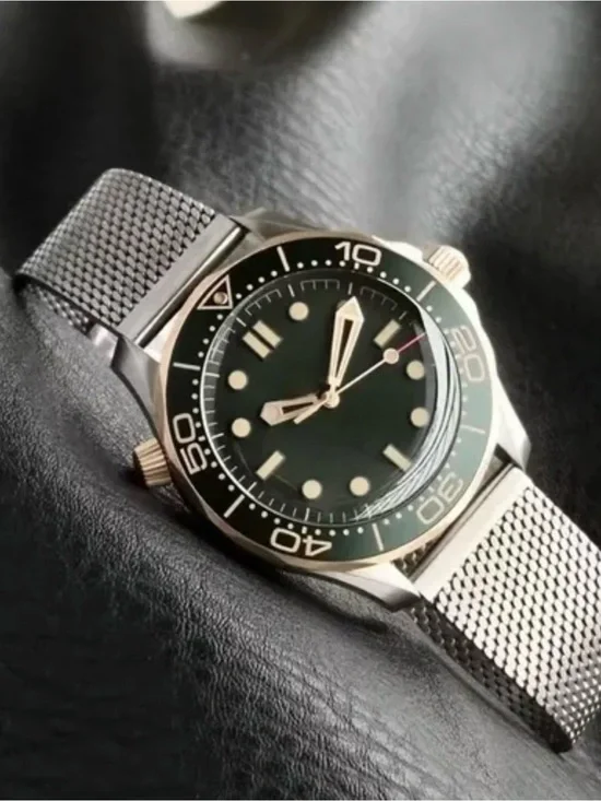 Luxury  men’s watch automatic 2-tone green bezel stainless steel mesh strap 41mm