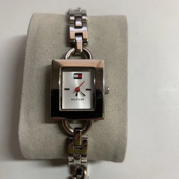Tommy Hilfiger Ladies Wrist Watch Silver Tone Square (T00184)