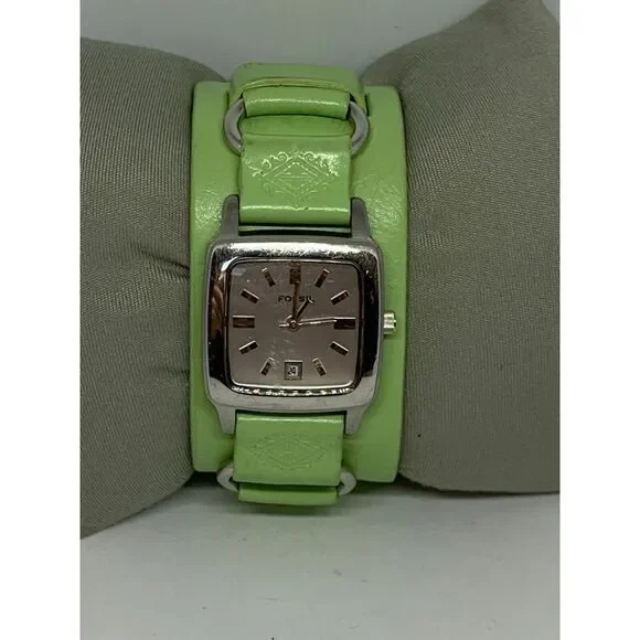 Fossil Womens JR8298 Analog Stainless Steel Watch W/ Genuine Leather Band FR46