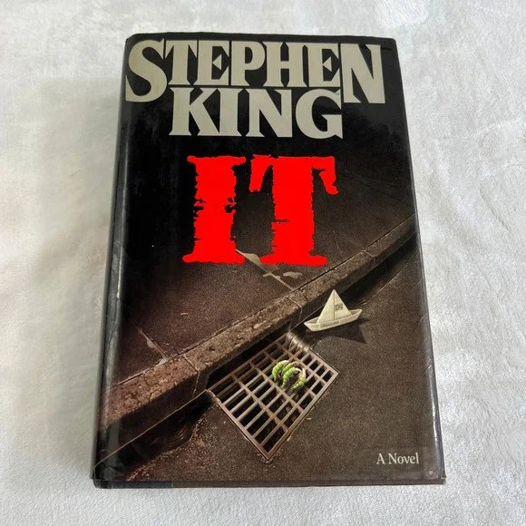 IT by Stephen King True 1st Edition True 1st Printing Hardcover DJ $22.95 Horror