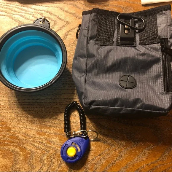 Dog training kit/ Collapsible Blue Silicone Travel Bowl, clicker belt pouch