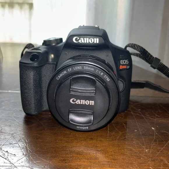 Canon EOS Rebel T7 W/ 50mm lens
