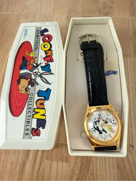 vintage Armitron Warner bros looney tunes musical watch NEW BATTERY