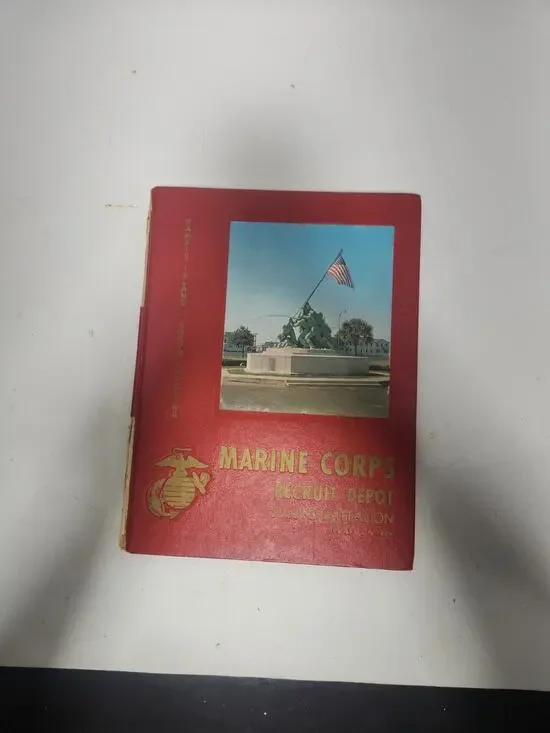 Vintage USMC Marine Corps Recruit Depot Parris Island Platoon 284 Yearbook