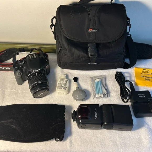 Canon t3i, lense, flash, charger, camera case bundle