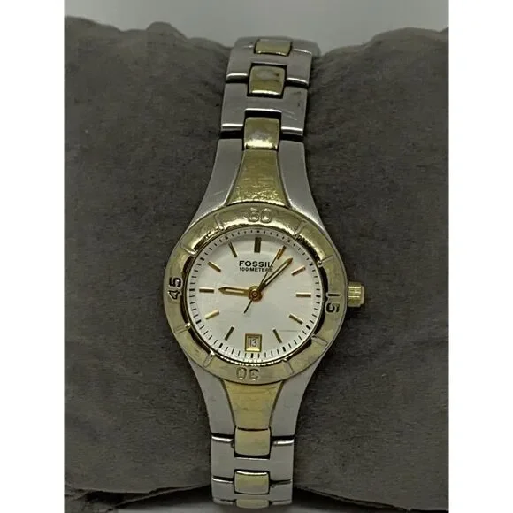 Fossil AM3860 Women's Stainless Steel Analog White Dial Quartz Wrist Watch GE14