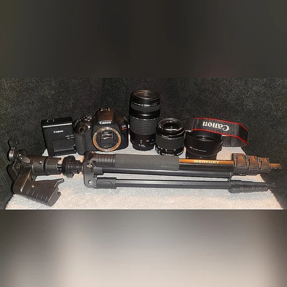 Canon T7 starter kit with 2 extra lenses & tripod