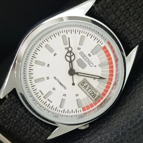Vintage 1975 Seiko Automatic Mens Silver Watch W/daydate & Red Accents