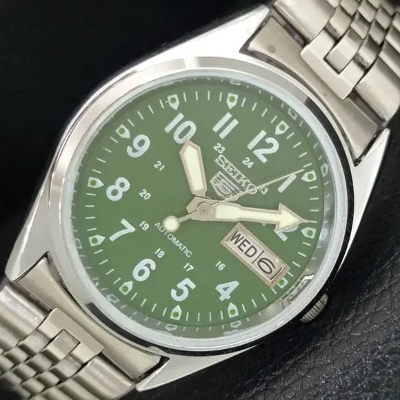 Vintage 1973 Seiko Automatic Mens Silver Watch W/daydate & Silver Accents