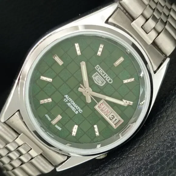 Vintage 1972 Seiko Automatic Mens Silver Watch W/daydate & Silver Accents