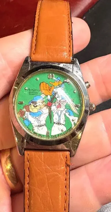 RARE VTG Armitron Disney Character Watch, Plays 
