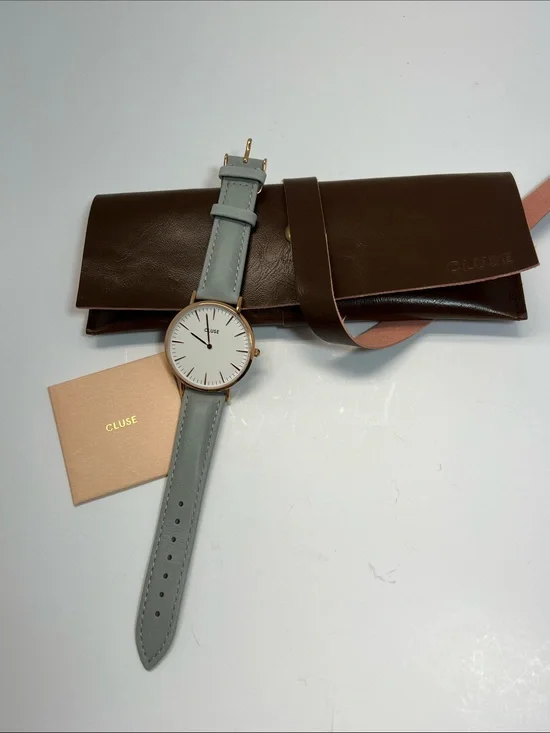 Cluse Men'sWomen’s Grey Leather Strap Watch with Rose Gold Case