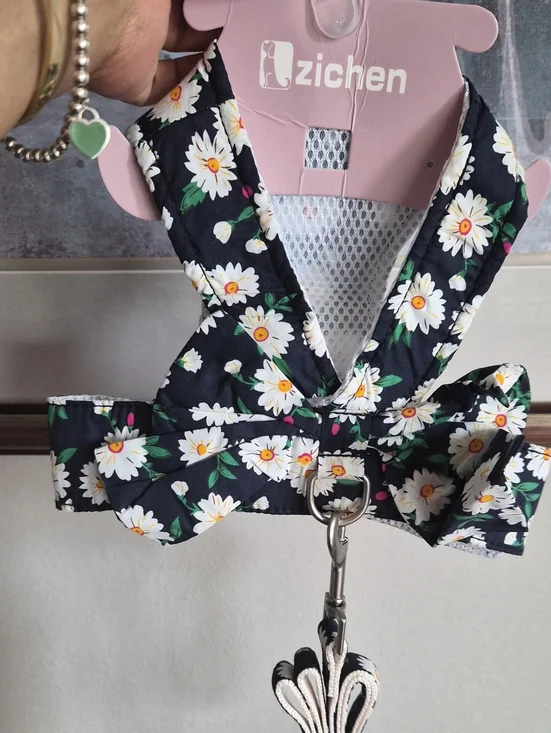 Zichen Floral Daisy Dog Harness — Black with White Daisies
