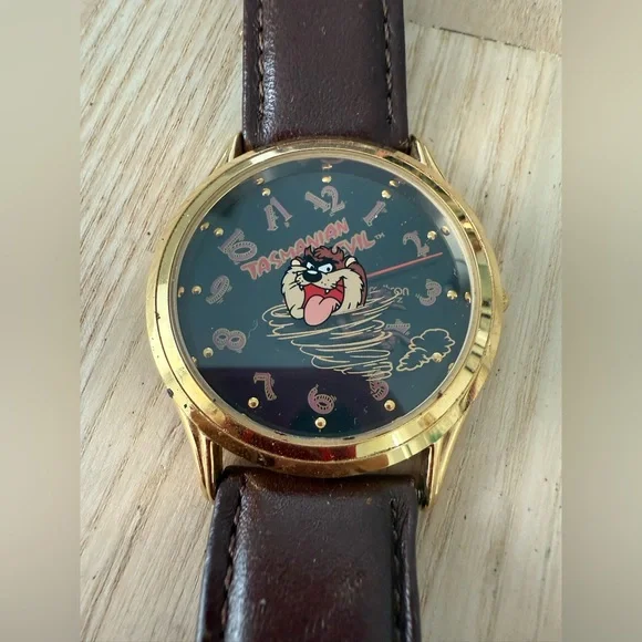 Vintage Looney tunes Tasmanian devil brown leather watch NEW BATTERY