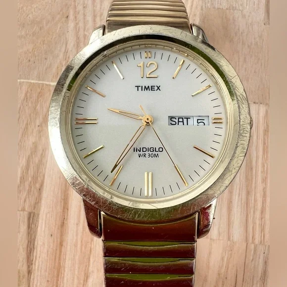 Timex men’s gold tone classic dress watch NEW BATTERY