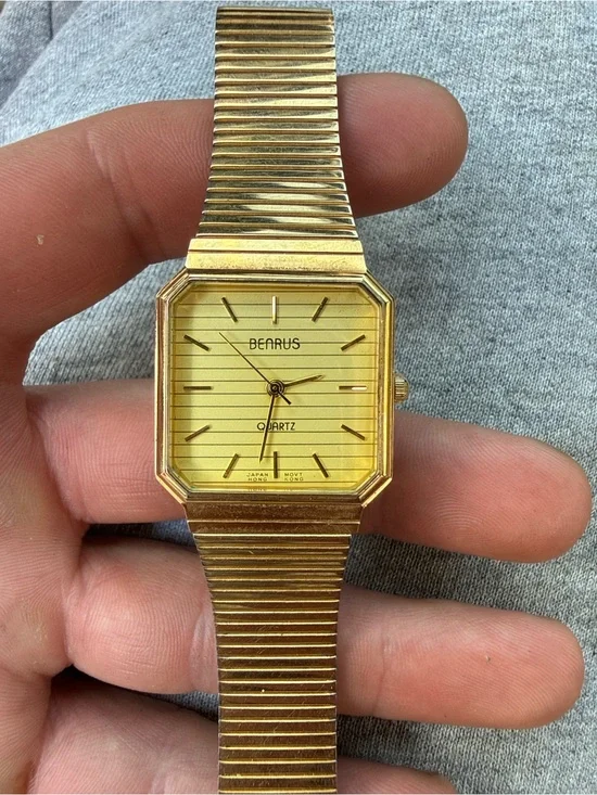 2 Vintage Watches. Good condition!