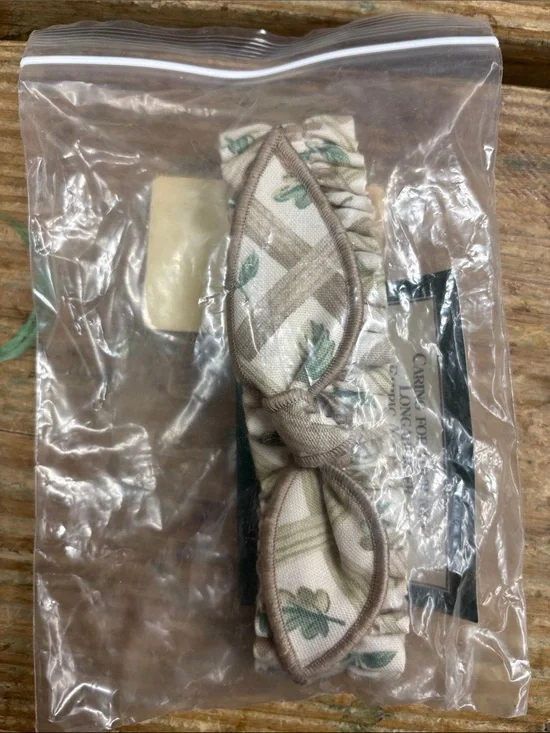 Longaberger Beige and Green Floral garter