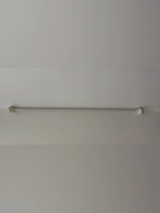White Curtain Rod with small sphere shape endings
