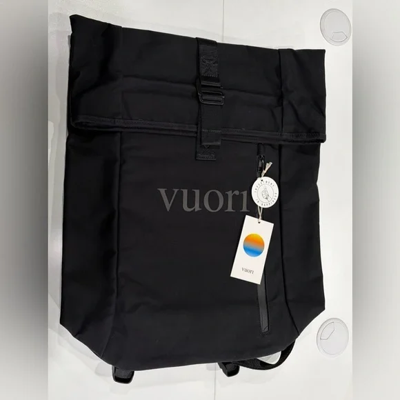 Vuori Backpack Black NWT Open Compartment Roll Top Closure Lpatop Sleeve