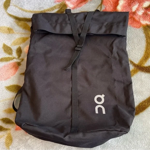 On Running Charcoal Roll-Top Backpack dark black