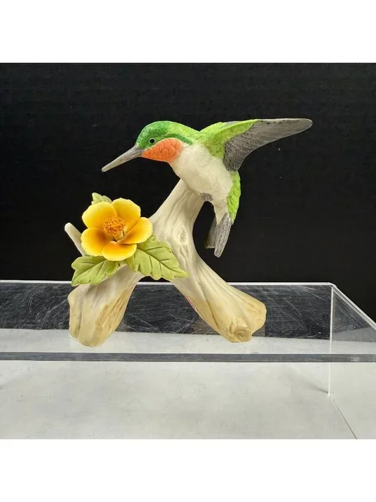 Lefton KW1112 Ruby Throated Hummingbird Figurine