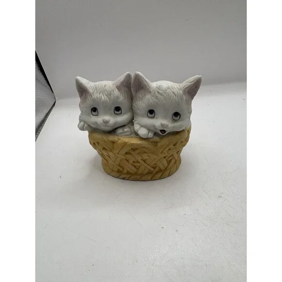 Royal Crown Kittens Cats in Basket Ceramic Figurine Gray 3 1/2 inches tall Cute