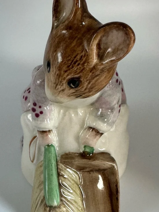 Royal Albert Beatrix Potter “Hunca Munca Sweeping” England