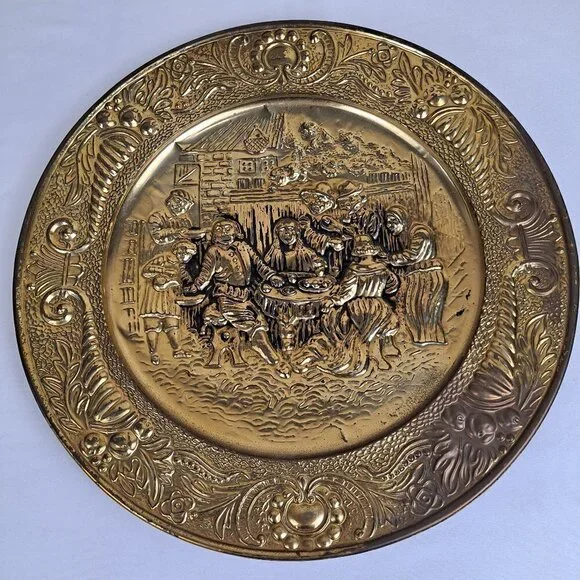 Vintage Brass Wall Hanging Plate Family Bar Tavern Pub Setting Oranate Detailing