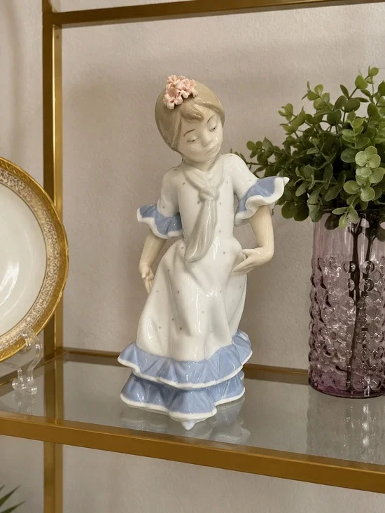 Retired Lladro #5193 Juanita Bailaorita Brazos Abajo Flamenco Dancer No Box