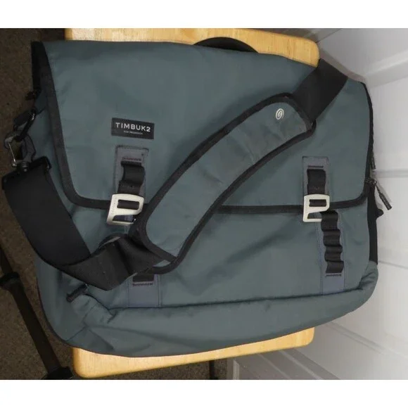 Timbuk2 Command Messenger Laptop Bag Gray/Black Crossbody Strap Large