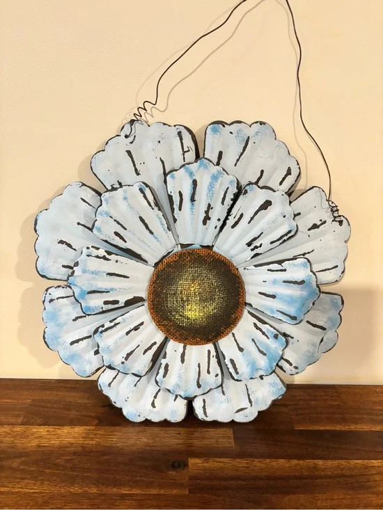Rustic Metal Daisy Wall Decor