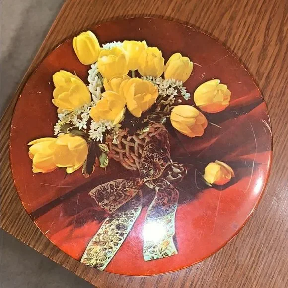 ‎Vintage 50s yellow tulips cookie tin