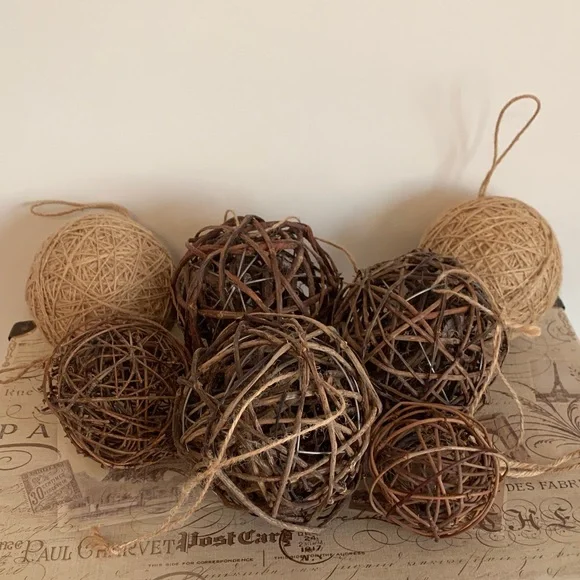 Decorative Rattan Ball & Twine Set in Brown and Tan