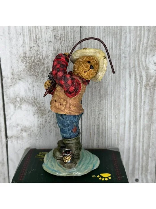 Boyds Bears & Friends Willie Caughtit Hook, Line & Sinker Figurine