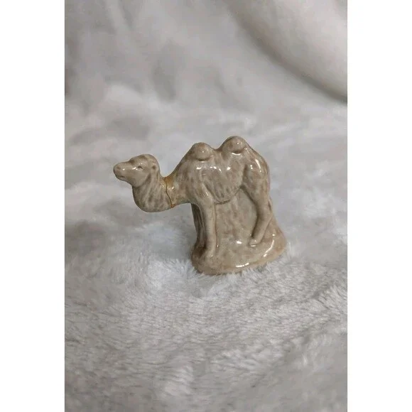 Wade Whimsies England Red Rose Tea Miniature Camel Figurine