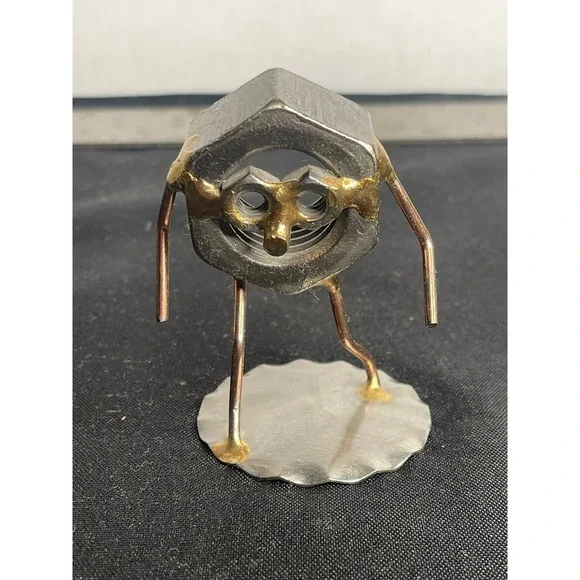 Handmade Metal Nut Robot Figurine Desk Decor‎ Novelty Gift