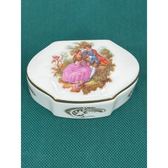 R Sechet Limoges‎ France Porcelain Trinket Box Fragonard Courting Couple Hexagon