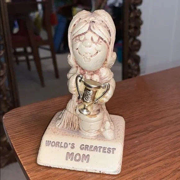 Vtg Paula 1970 “Worlds Greatest‎ Mom” small figure