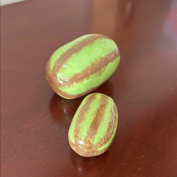 Ceramic green fruit set