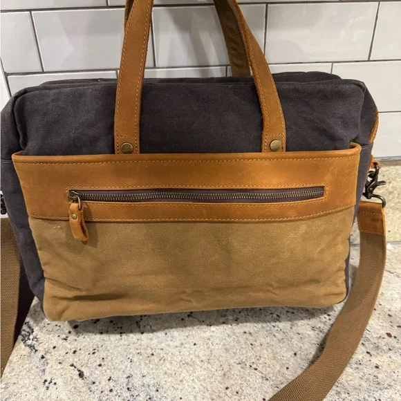 Genuine NUBILY tan canvas and leather messenger bag crossbody