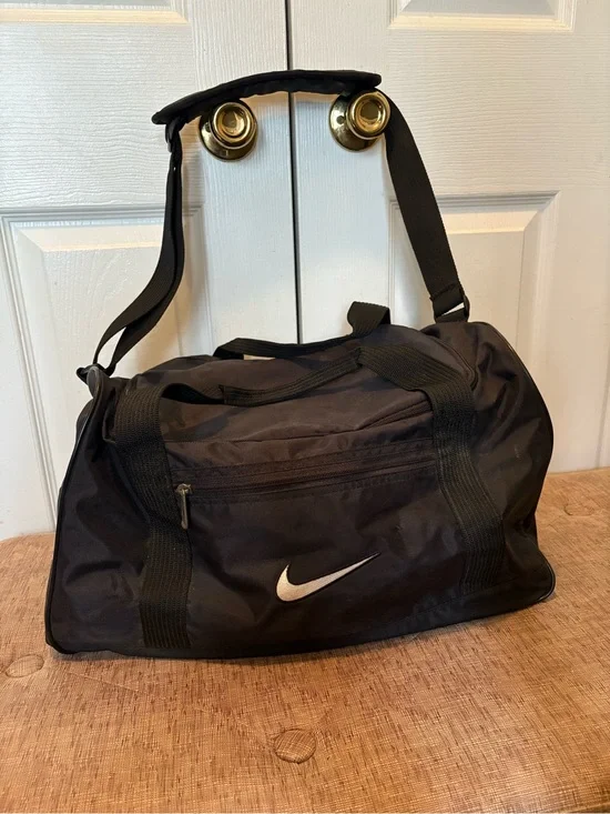 Nike multi-Zipper rare Vintage Black Duffle Bag