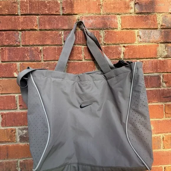Nike Gym Tote Bag Shoulder Strap Gray, Sportswear Essential